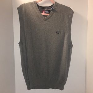 CHAPS MENS V NECK SWEATER VEST SIZE XL/TG.
